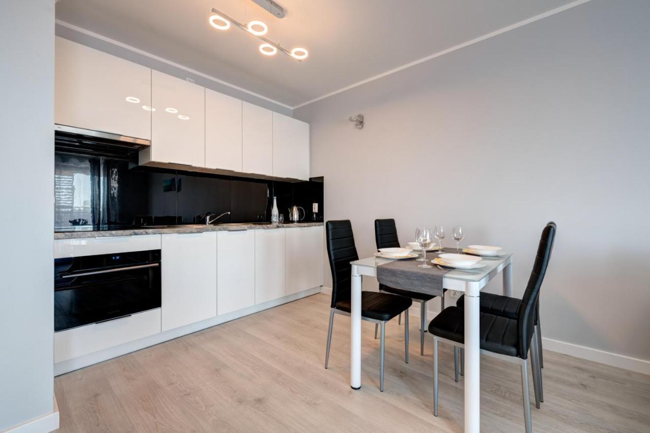 Live & Travel Apartments - Waterlane Island Гданск Екстериор снимка