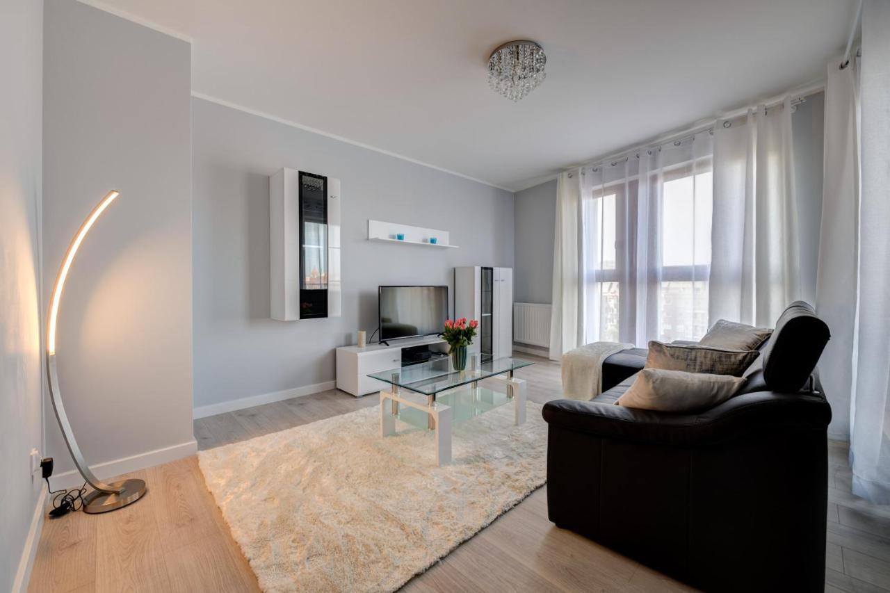 Live & Travel Apartments - Waterlane Island Гданск Екстериор снимка