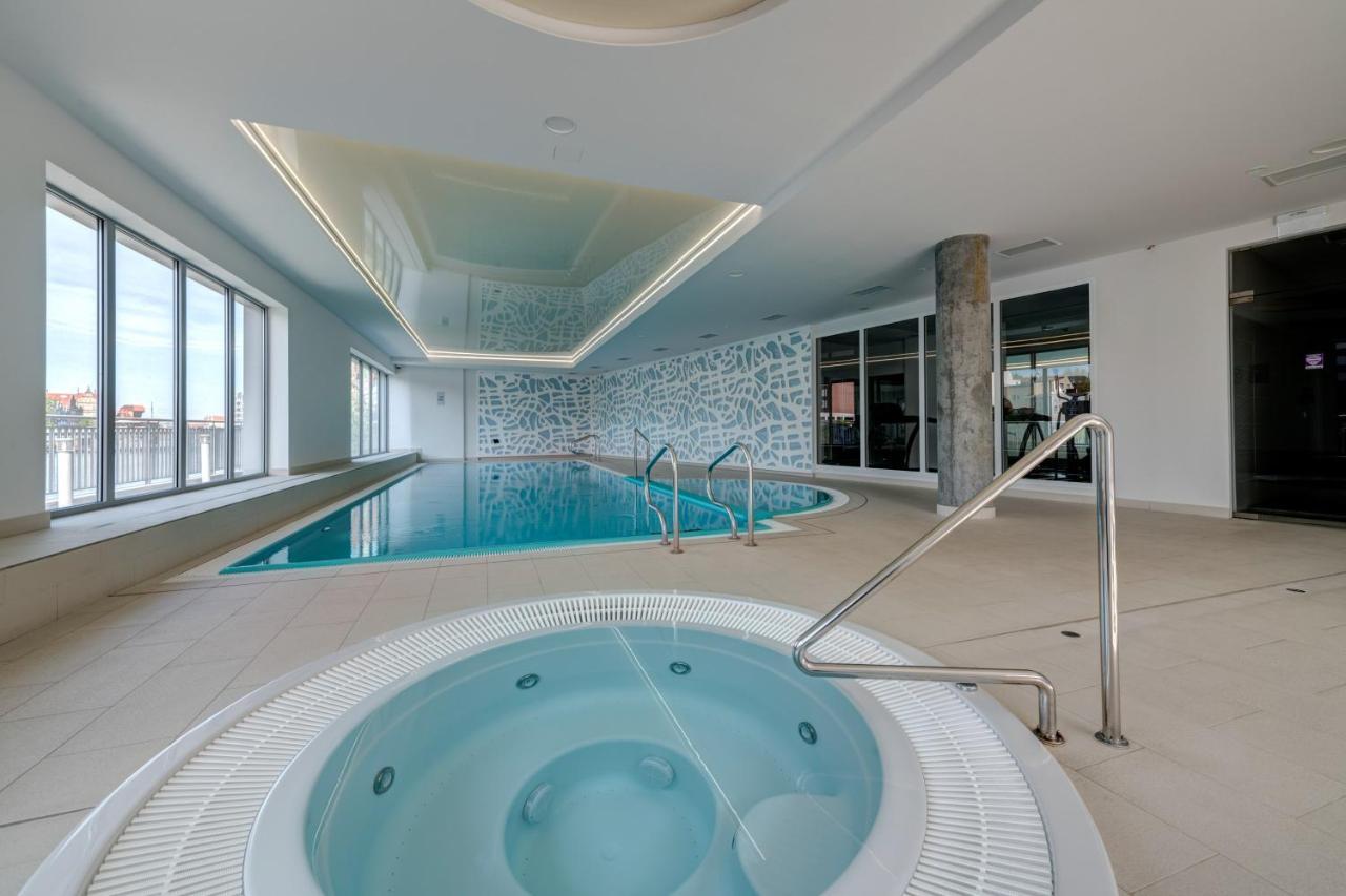 Live & Travel Apartments - Waterlane Island Гданск Екстериор снимка