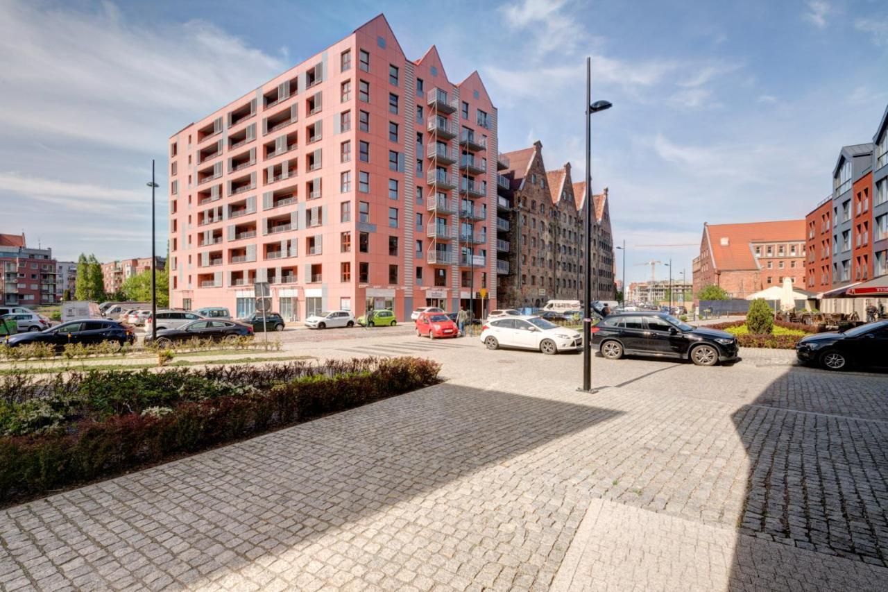 Live & Travel Apartments - Waterlane Island Гданск Екстериор снимка